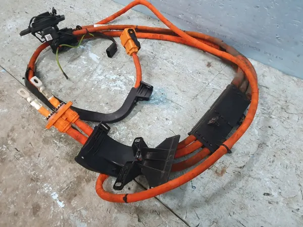 Polestar 2 Latauskaapeli OEM 32286754 - Käytetty image 3