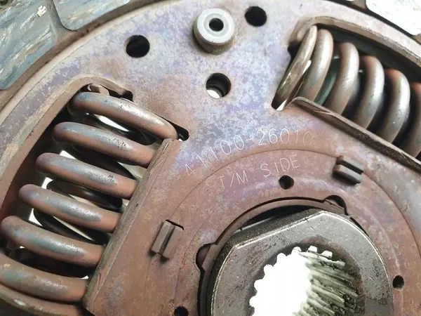 Conjunto de embreagem e volante Hyundai Veloster I 1.6 GDi OEM 4130026010 image 3