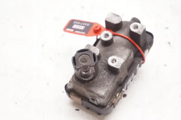 Actuador Turbo Volvo V50 S40 OEM 6NW009543 G27 image 3