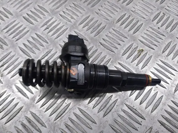 Pompe lave-glace OEM 038130073A pour VW Touran 1.9 TDI image 2