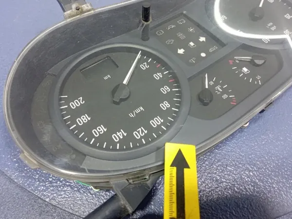 Compteur Opel Vivaro A 1.9 CDTI OEM 8200295452 image 9