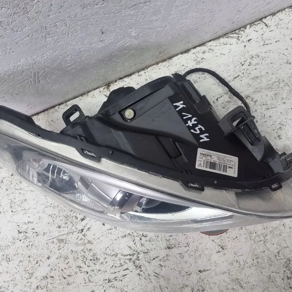 Volvo S60 II 10-18 Oikea Etu Xenon Valo image 3