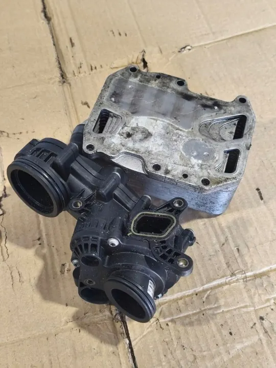 Alojamento termóstato Audi Q7 Q5 OEM 059121111CT image 3