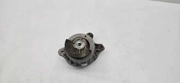 VASEN MOOTTORIN KIINNITYS MERCEDES W205 COUPE A2052407600 image 2