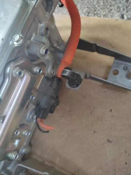 Mitsubishi Outlander III PHEV Converter W005T70271 image 3