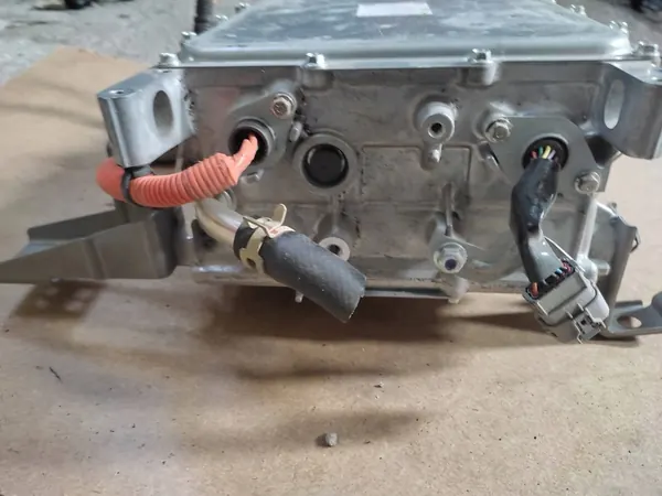 Mitsubishi Outlander III PHEV Converter W005T70271 image 6