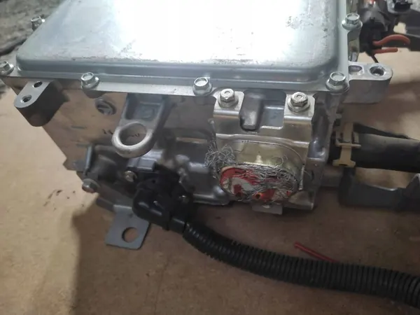 Mitsubishi Outlander III PHEV Converter W005T70271 image 8