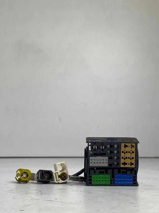 Conector de Radio OEM 6V0035869D para Skoda Fabia III image 3
