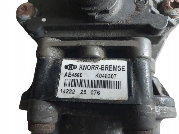 Sexvägslufttorkarventil OEM 4462700000 504176649 image 3