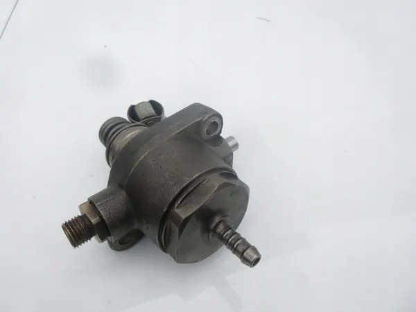 Polttoainepumppu Audi A3 A4 Q5 A6 C7 VW Golf Passat B8 2.0 TSI image 2