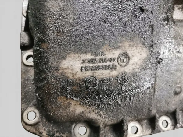 BMW Öljypärä OEM 7552414 N52/N53 Moottoreille image 4