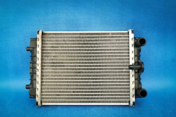 Audi A7 S8 SQ5 Vesijäähdytin OEM 8K0121212B image 4