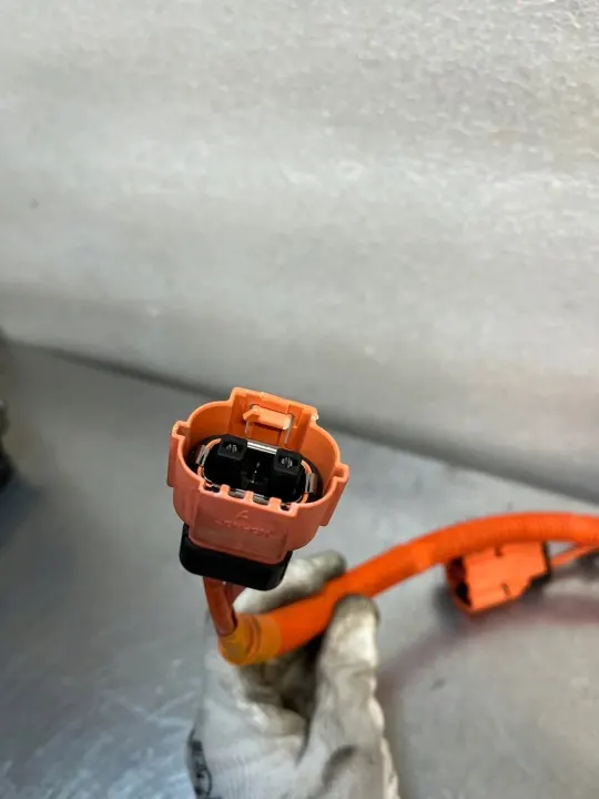 Câble batterie Dacia Spring OEM 240413580R image 4