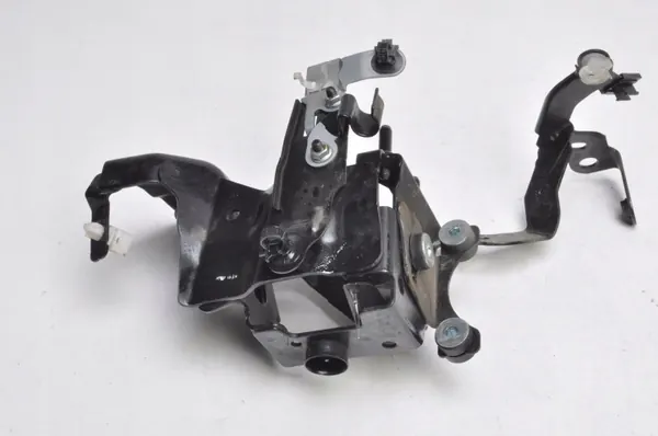 Support Pompe ABS Toyota d'Occasion pour Prius IV 1.8 Hybride image 2