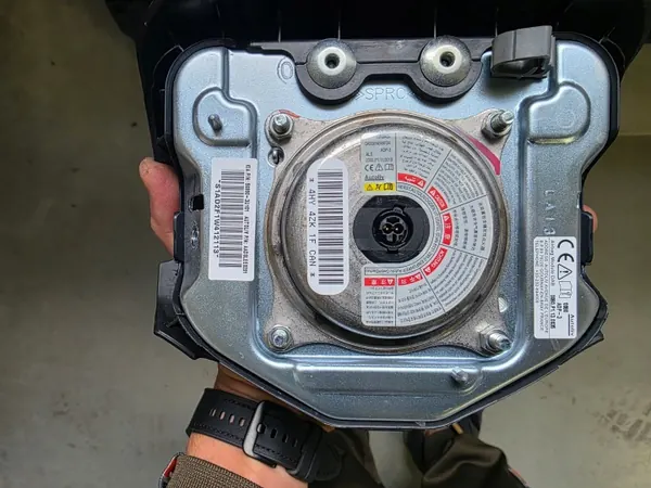 OEM 531-222-223 Kia Sportage Airbag & Console Tableau image 3