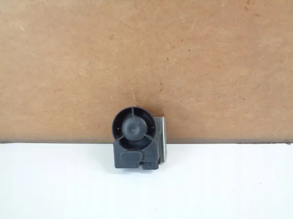 Renault Master Hälytyssireeni OEM 4B7877R3E - Käytetty image 2