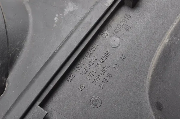 BMW 5 F10 M5 4.4 Ilmansuodattimen Kotelo 7843291 7602038 image 3