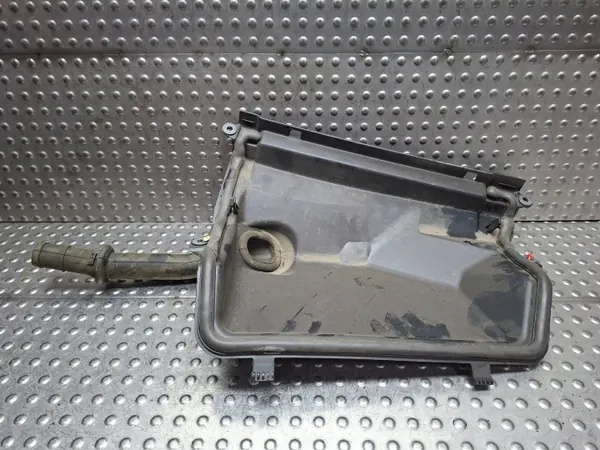 Vänster dräneringspanel OEM S26279743 Begagnad image 4