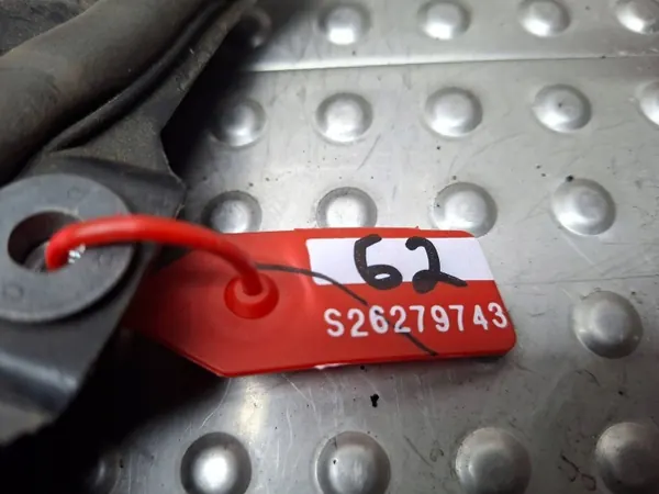 Vänster dräneringspanel OEM S26279743 Begagnad image 5