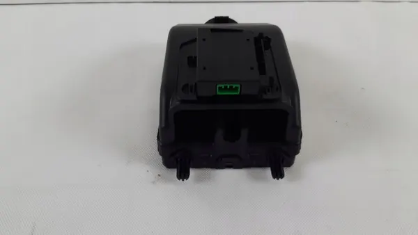 Boîte à fusibles Volvo V60 II OEM 32209198 - Occasion image 8