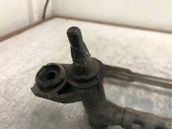 OEM 7C1955023BILI vindrutetorkarmekanism VW Crafter II image 3