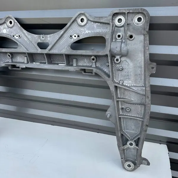 Porsche 991 Voorste hulpframe OEM 991341081 - Gebruikt image 3