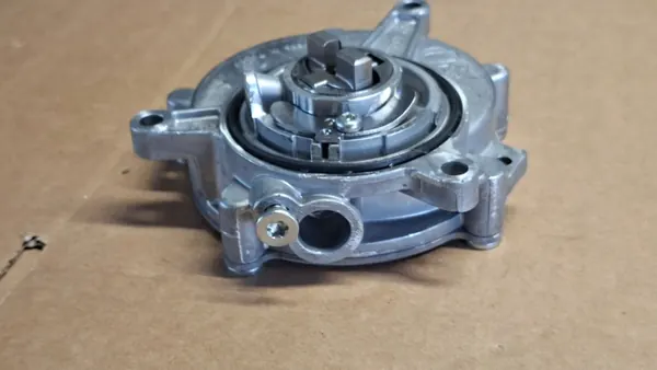 Vakuumpump OEM 06M145100Q för Audi Q7 Q8 Porsche Cayenne image 9