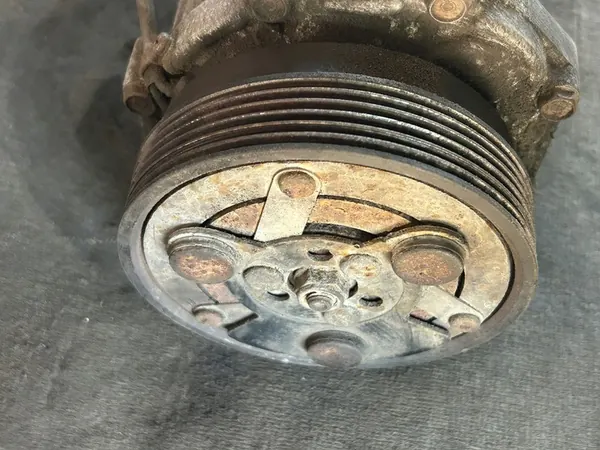 Compressore aria condizionata Volkswagen OE 7H0820803D image 3