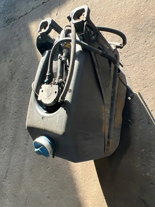 Réservoir AdBlue Scania OE 2244863 image 2