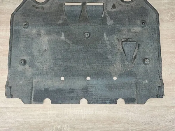 Moottorin Suojus Audi A6 C7 2.0 TDI 4G0863822E image 6