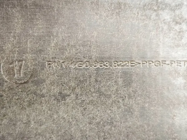 Moottorin Suojus Audi A6 C7 2.0 TDI 4G0863822E image 7