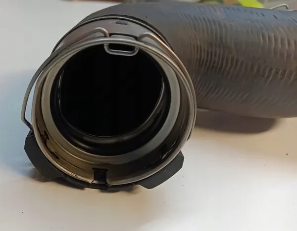 Turbo Intercooler Putki OEM 2506700013404 - Käytetty image 4