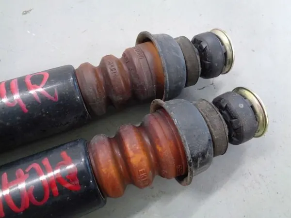 Kia OE Achtervering Schokdempers - Gebruikt image 3