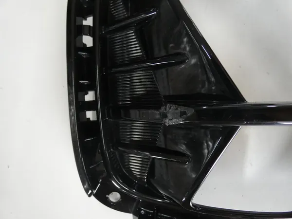 Rejilla de parachoques trasero derecha KIA NIRO image 2