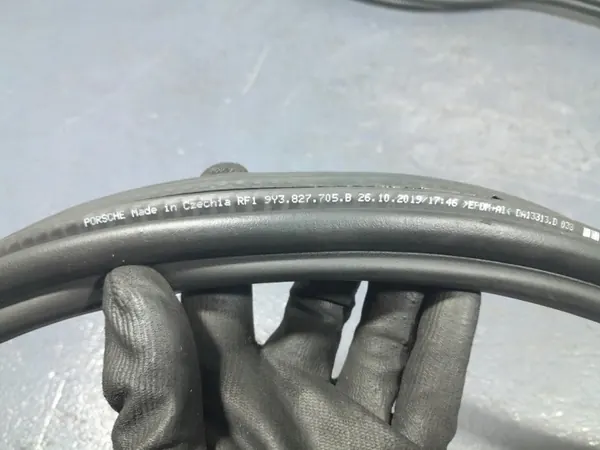 Joint de coffre Porsche Cayenne III 9Y OEM 9Y3827705B image 5