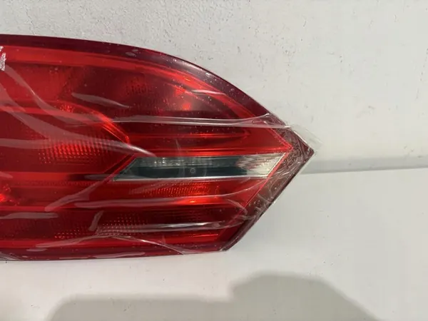 Volkswagen OE 5C6945093A Luz Trasera Izquierda image 3