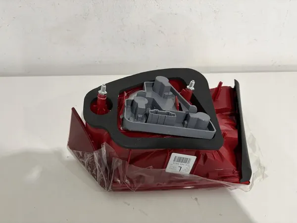 Volkswagen OE 5C6945093A Luz Trasera Izquierda image 5