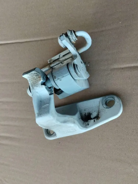 Nedre Vänster Dörrgångjärn VW Transporter T5/T6 image 2