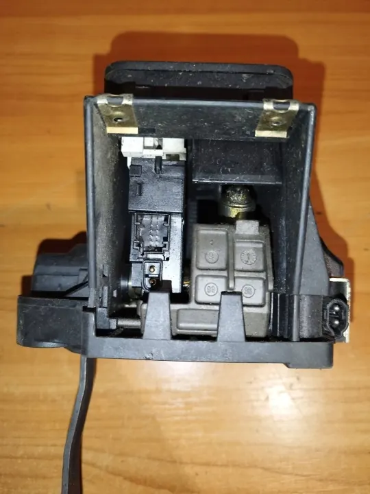 Palanca de cambios Mercedes W210 OEM 1402670837 - Usado image 3