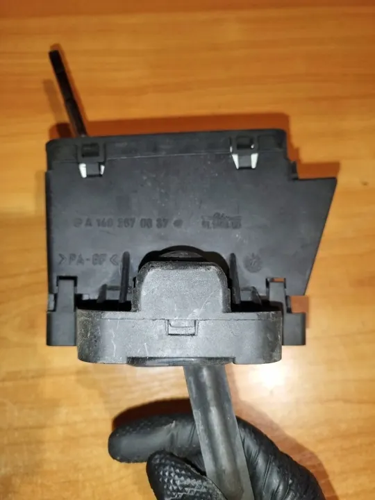 Palanca de cambios Mercedes W210 OEM 1402670837 - Usado image 4