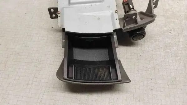 Daewoo Lacetti Front-Aschenbecher OEM 96554862 2003-2009 image 3