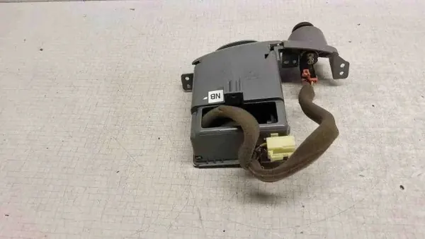 Daewoo Lacetti Front-Aschenbecher OEM 96554862 2003-2009 image 8