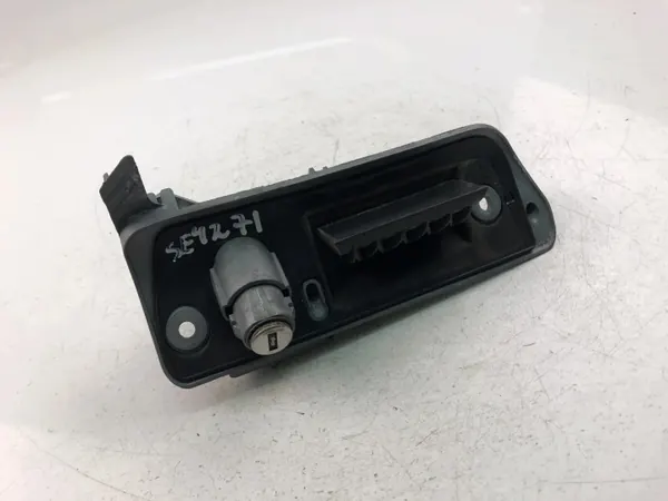 Puxador de porta-malas VW Caddy III Furgão OEM 17467145 image 2