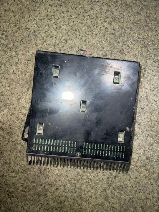 Amplificador BMW OE usado OEM 65128357499 para E36 image 2