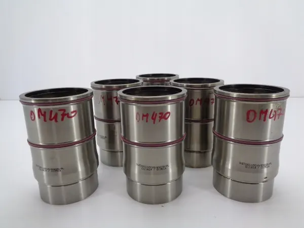 MERCEDES ACTROS MP4 BUSH A4700110210 image 2