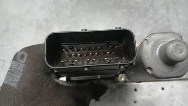 Rechter voor motor OEM 0130821694 VW Passat B5 image 5