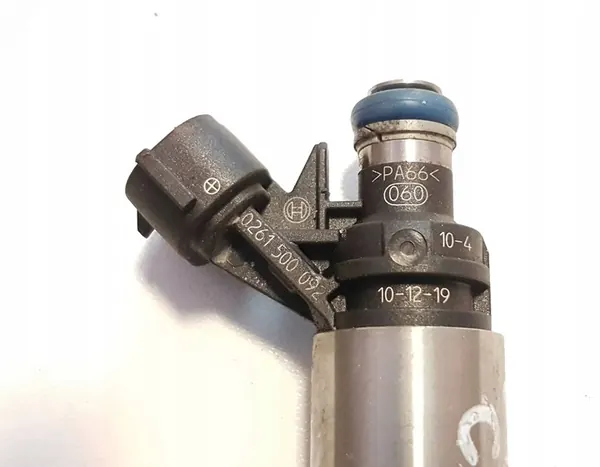 Injektor NISSAN JUKE (F15) 1.6L bensin 2013 image 3