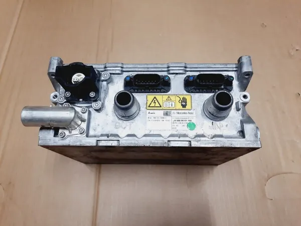 Mercedes C-Klasse W205 C350e hybride batterijlader OEM A0009001108 image 2