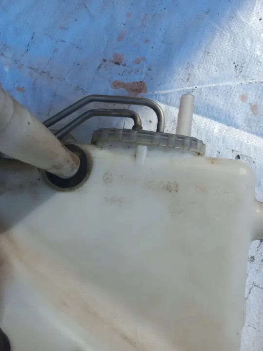 OEM 2118604160 Frontscheibenwaschbehälter für Mercedes image 5