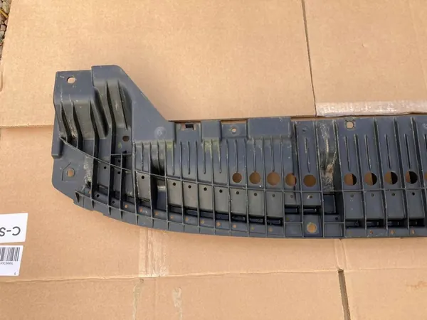 TOYOTA AURIS I 06-12 Framskärmskydd OEM image 3